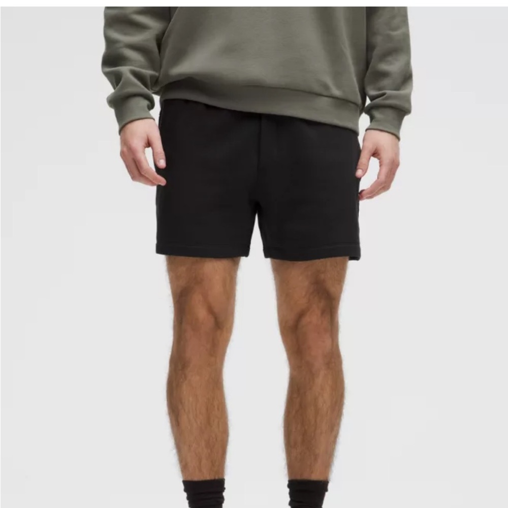 Men's Black Steady State Fit Shorts 5” size small